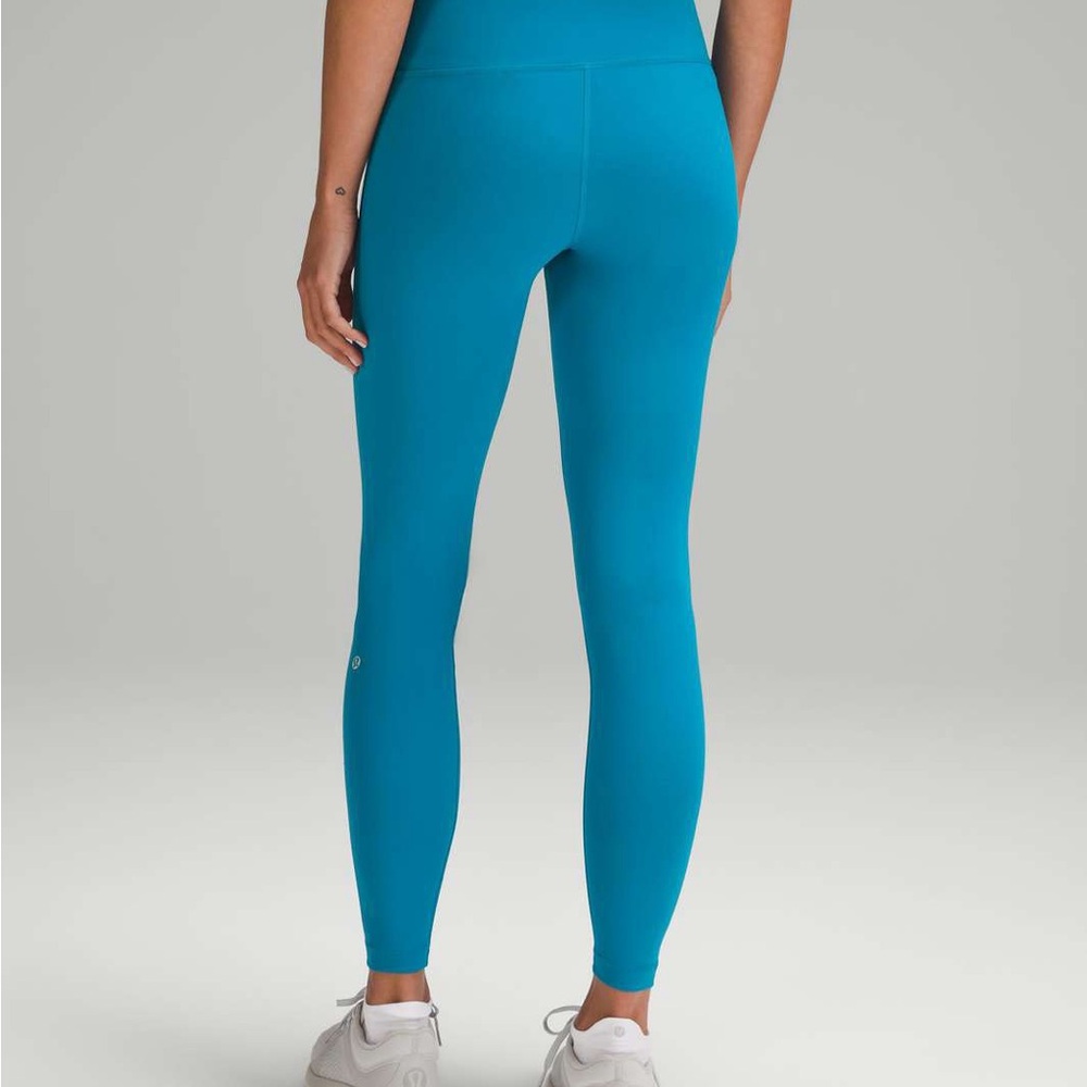 Lululemon Wunder Train High-Rise Tight 28"
Hawaiian Blue